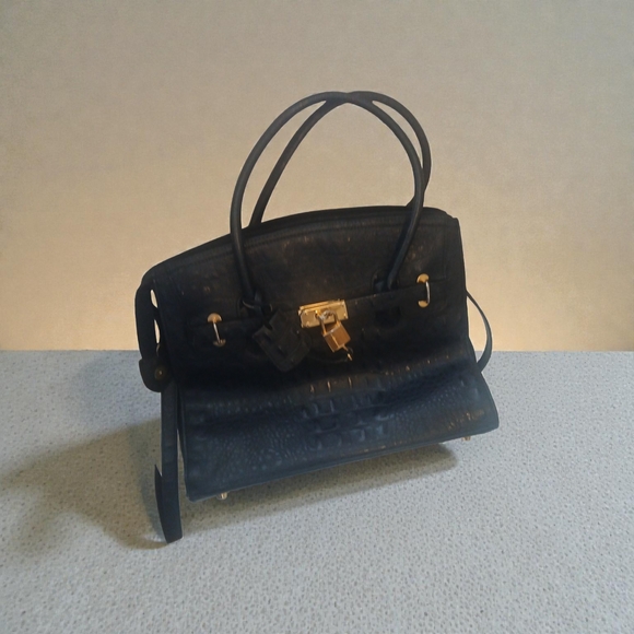 Handbags - Elegant Black Handbag